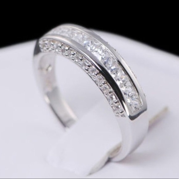 925 Sterling Silver Sapphire Ring - Picture 4 of 6